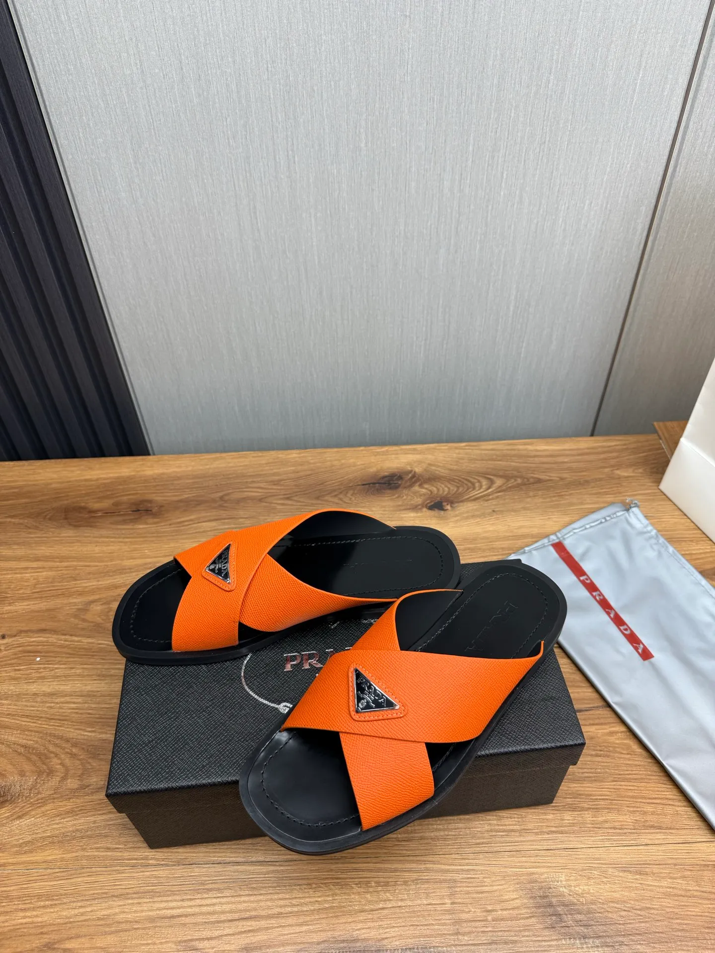 Factory price 340💰 ＰＲＡＤＡPrada - popular men's slippers hot sale 🔥 🩴Official website one to one production 38-45 sizes 45 46 🉑️Customized!